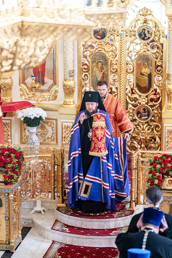 Божественная литургия во Всехсвятском храме города Серпухова